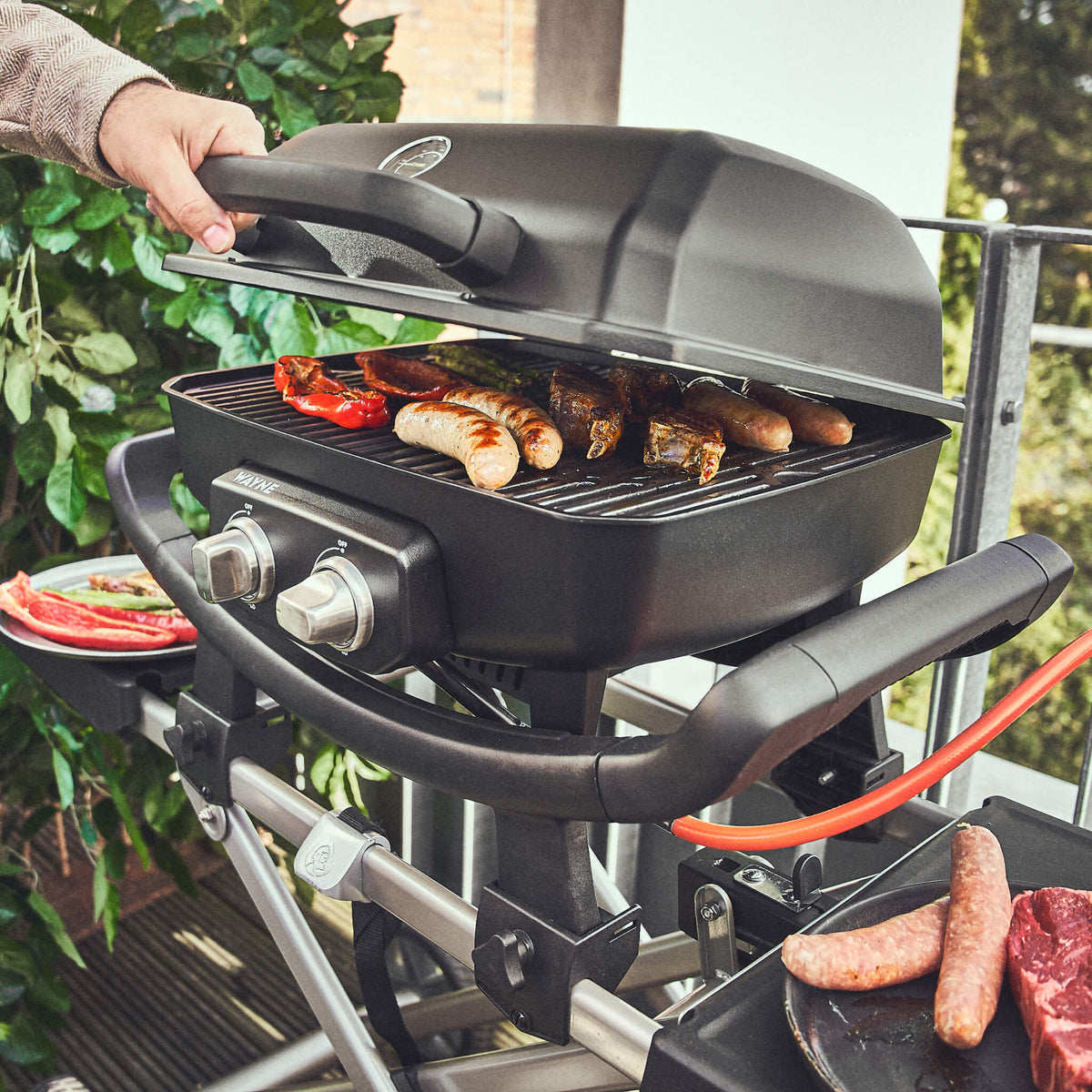 Burnhard WAYNE Balkongrill 2-Brenner inkl. Rollwagen, Grillrost aus Gusseisen, für 1 - 3 Personen, Detailansicht 2