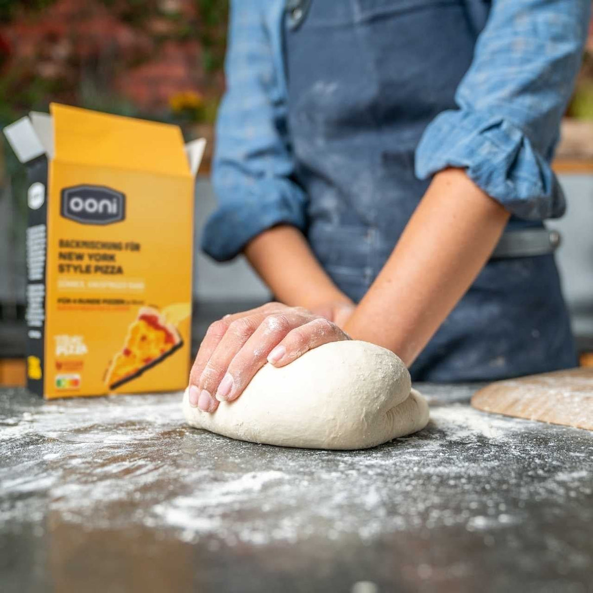 Ooni Backmischung New York Style Pizza - Kneten des Teigs