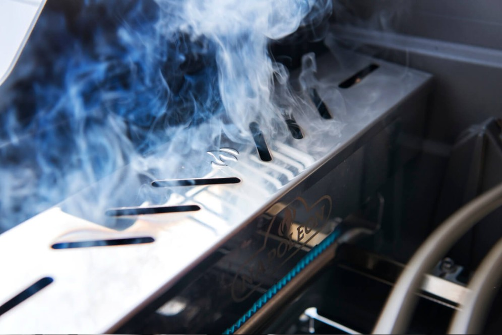 Napoleon Smoker-Box für Hitzeverteilersystem / Räucherbox Detailaufname