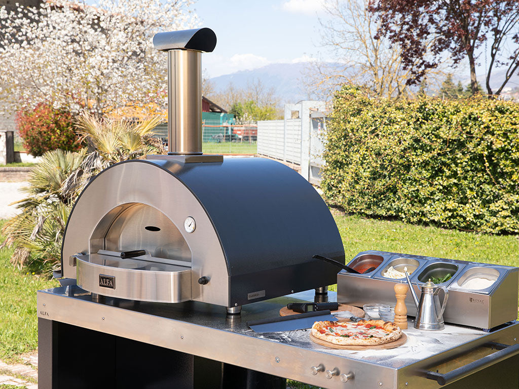 Alfa Forni Classico 4 Pizze, Gas/Hybrid, Grau im Garten
